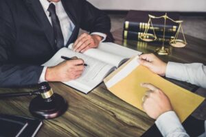DISTRACTED DRIVING CAR ACCIDENT LAWYER IN BOSTON